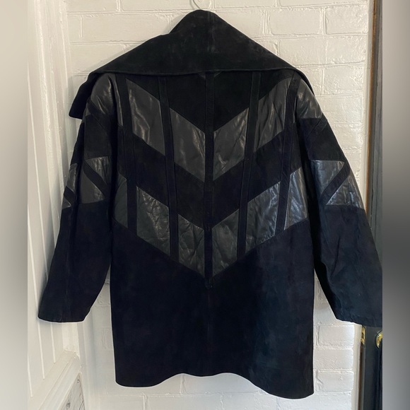 Beautiful Vintage leather coat - Picture 2 of 8